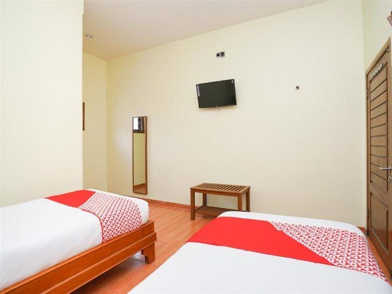 Hotel Bumi Bermi Permai Near Bermi Eco Park Mitra Reddoorz Probolinggo Exterior foto