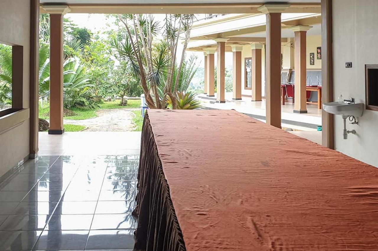 Hotel Bumi Bermi Permai Near Bermi Eco Park Mitra Reddoorz Probolinggo Exterior foto
