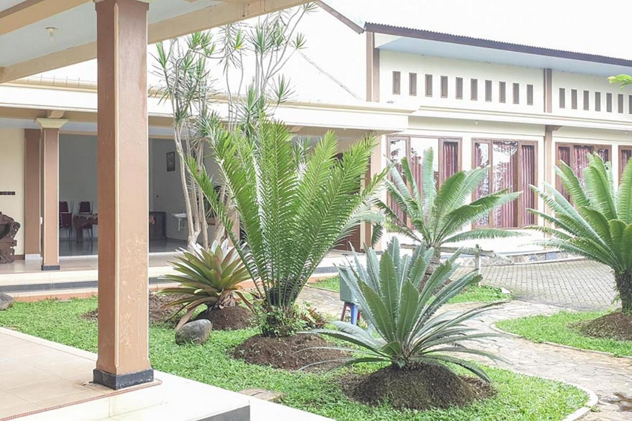Hotel Bumi Bermi Permai Near Bermi Eco Park Mitra Reddoorz Probolinggo Exterior foto
