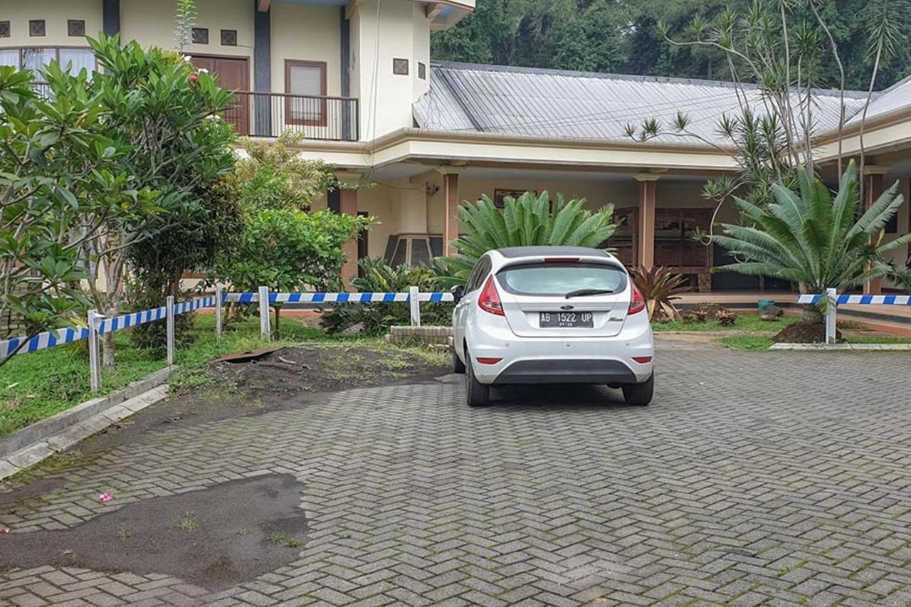 Hotel Bumi Bermi Permai Near Bermi Eco Park Mitra Reddoorz Probolinggo Exterior foto