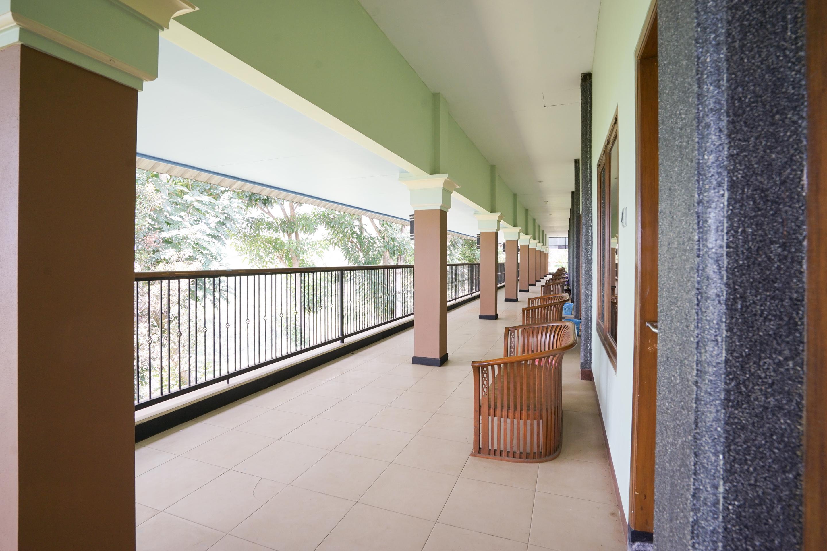 Hotel Bumi Bermi Permai Near Bermi Eco Park Mitra Reddoorz Probolinggo Exterior foto